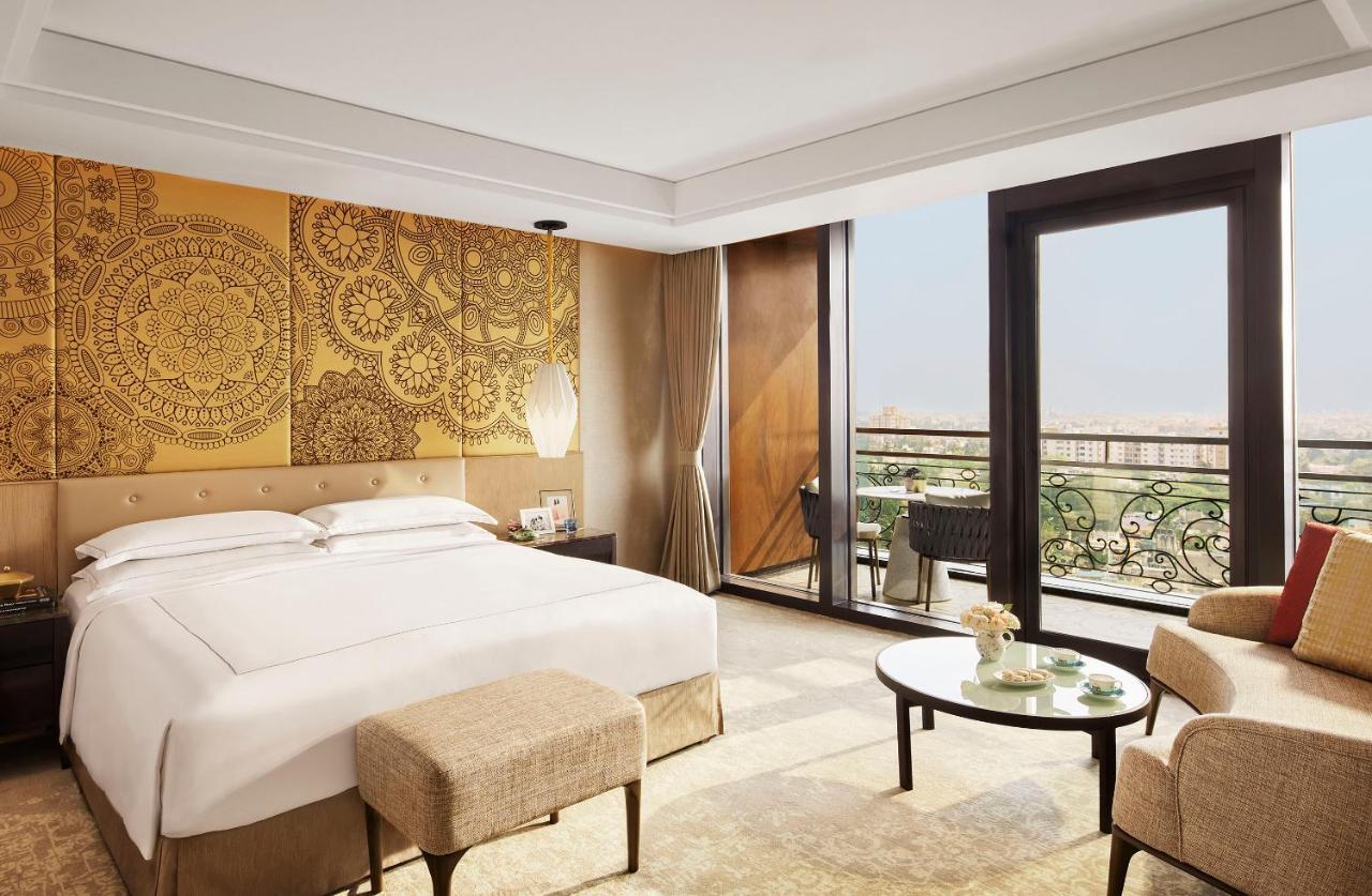 Отель Taj Wellington Mews Ченнаи Экстерьер фото